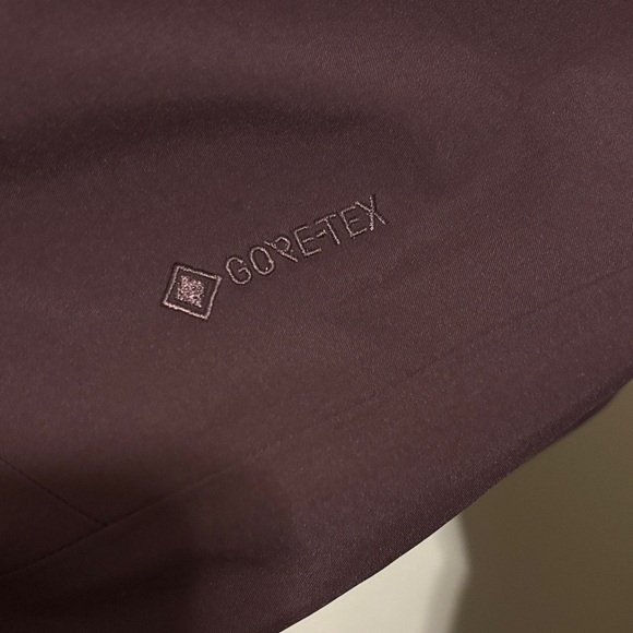 Arc'teryx women’s Dark Brown Raincoat - Picture 3 of 6